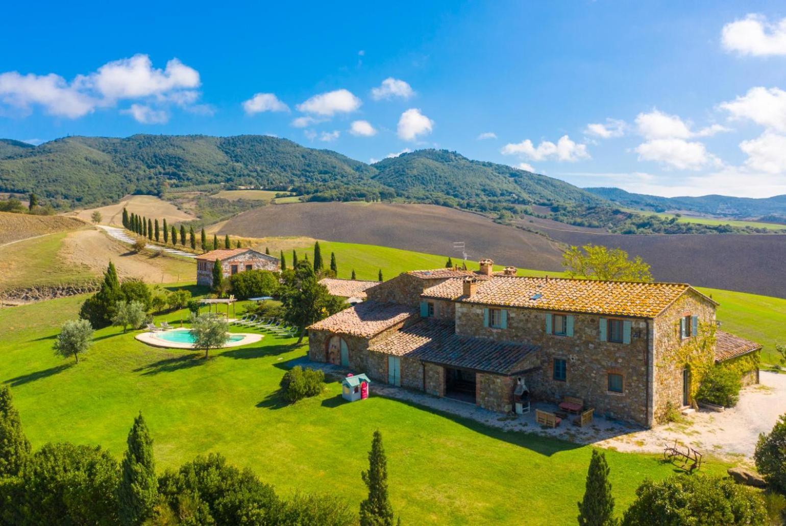 Villa Podere Belvedere Сиена Екстериор снимка